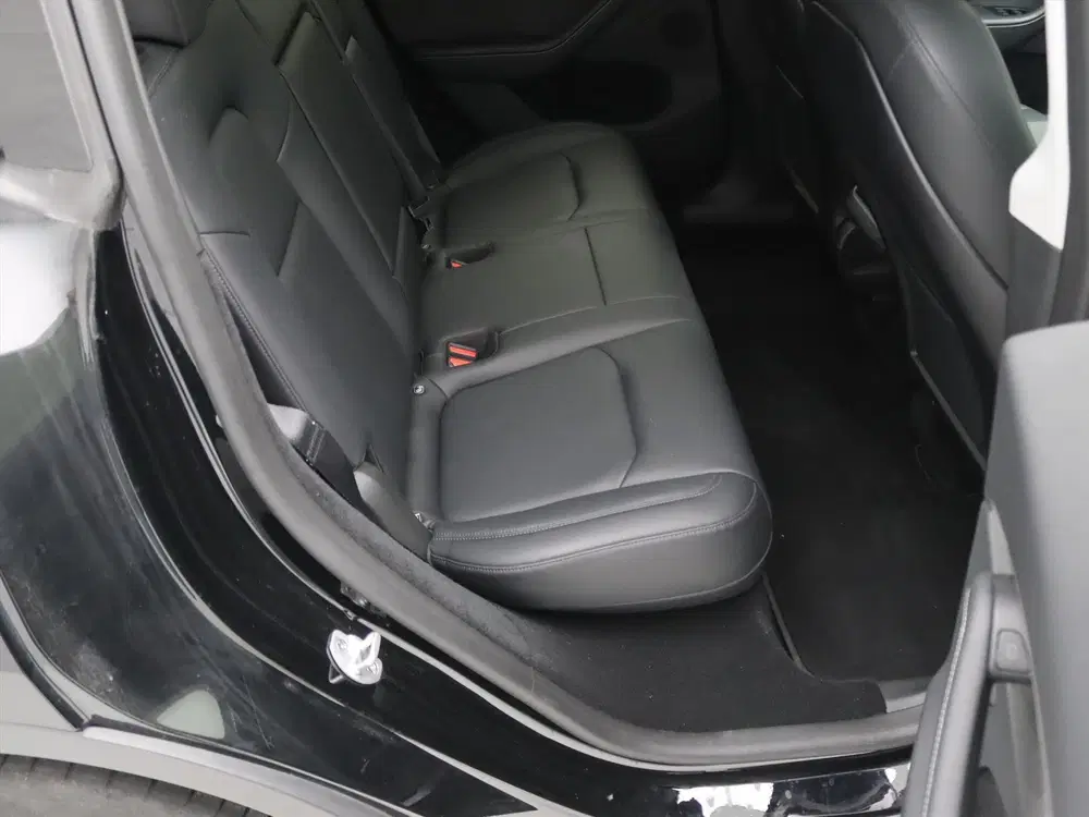 Tesla Model Y Long Range AWD 75kWh 351pk 96% SoH [ AMD R uit 2024, foto 14