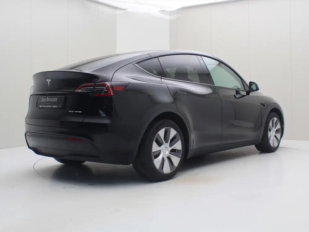 Tesla Model Y Long Range AWD 75kWh 351pk 96% SoH [ AMD R uit 2024, foto 2