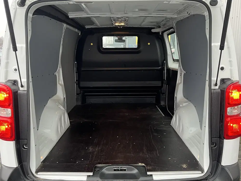 Citroën Jumpy Citroen Jumpy 2.0 BlueHDI 120 L3H1 Club XL uit 2019, foto 6
