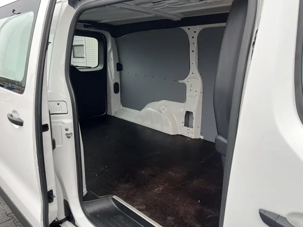 Citroën Jumpy Citroen Jumpy 2.0 BlueHDI 120 L3H1 Club XL uit 2019, foto 9
