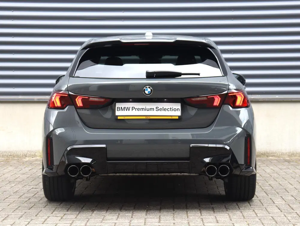 BMW 1-serie 5-deurs 120 uit 2026, foto 4