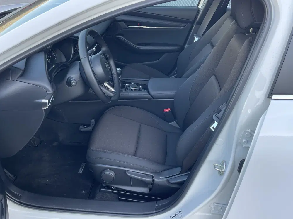 Mazda 3 2.5 e-SkyActiv-G 140 M Hybrid Centre-line uit 2026, foto 11