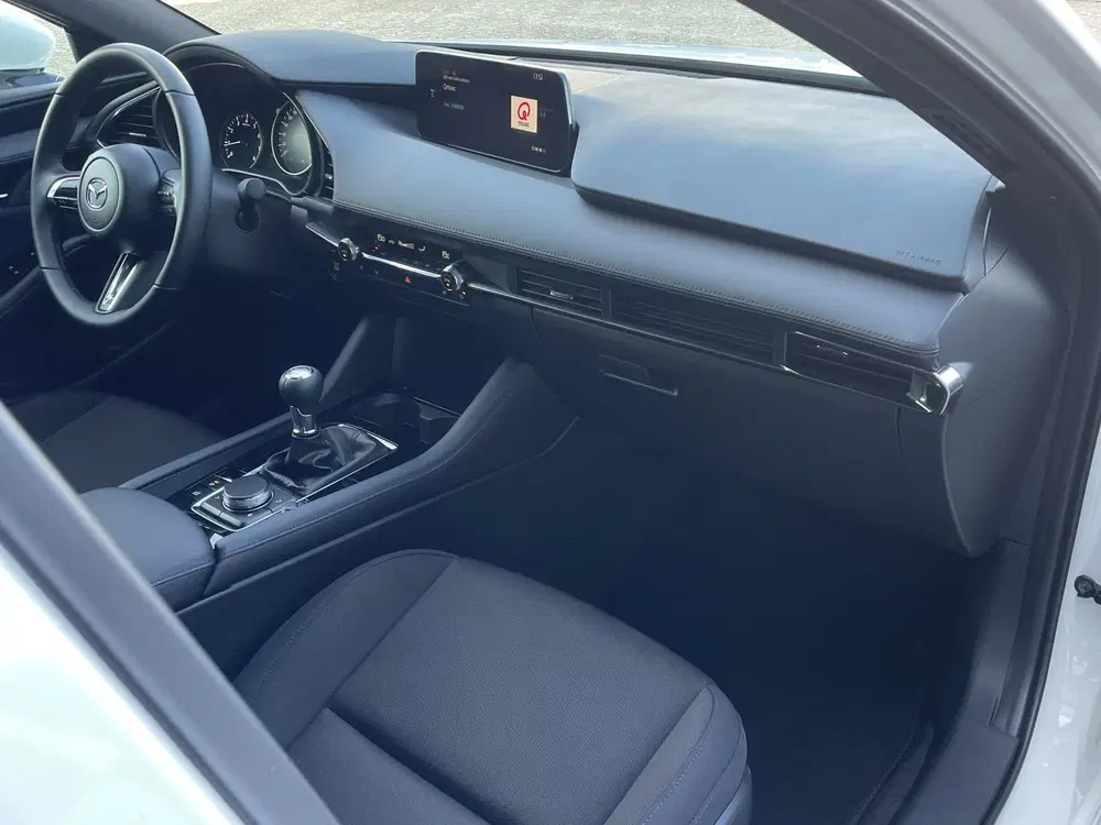 Mazda 3 2.5 e-SkyActiv-G 140 M Hybrid Centre-line uit 2026, foto 14