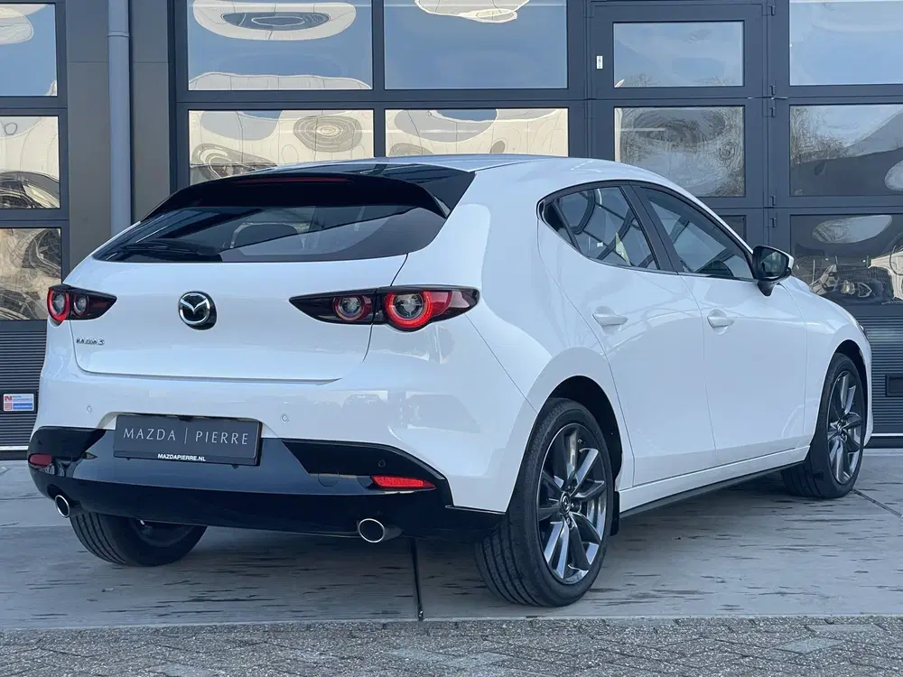 Mazda 3 2.5 e-SkyActiv-G 140 M Hybrid Centre-line uit 2026, foto 4