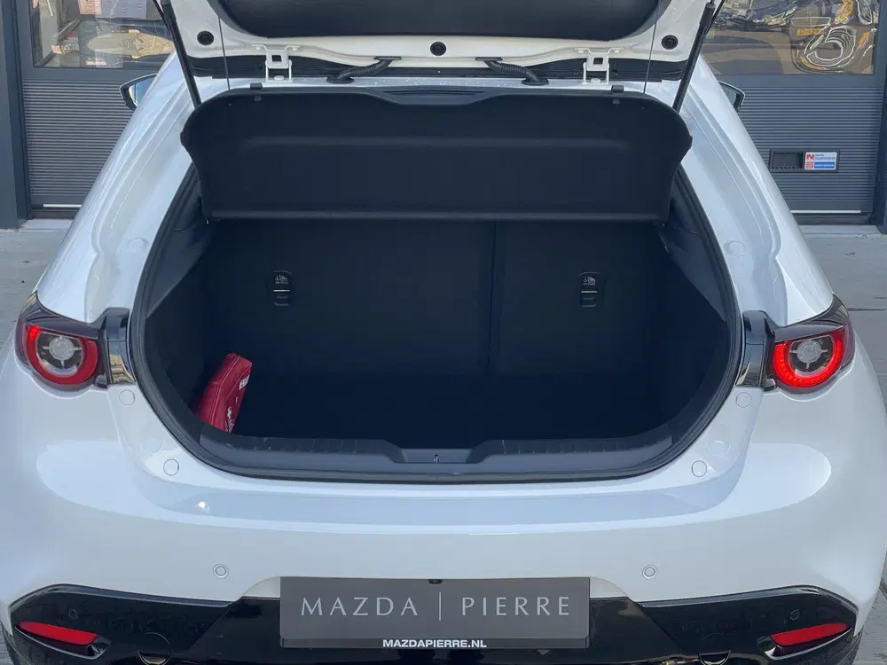 Mazda 3 2.5 e-SkyActiv-G 140 M Hybrid Centre-line uit 2026, foto 9