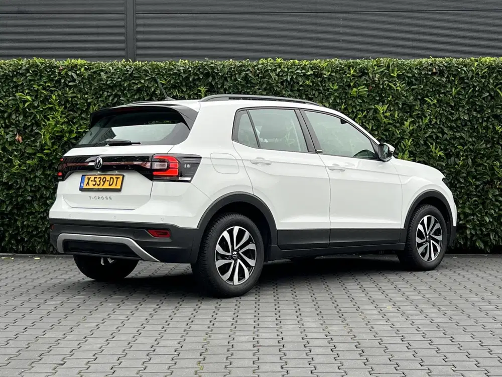 Volkswagen T-Cross 1.0 TSI Active uit 2022, foto 2