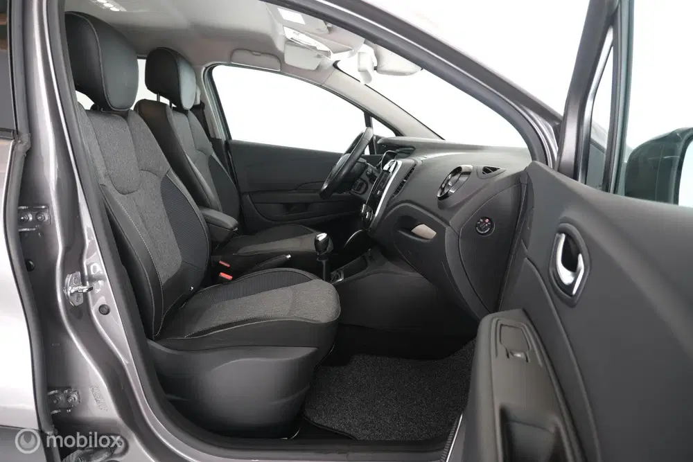 Renault Captur 1.3 TCe 130PK Intens led uit 2019, foto 9