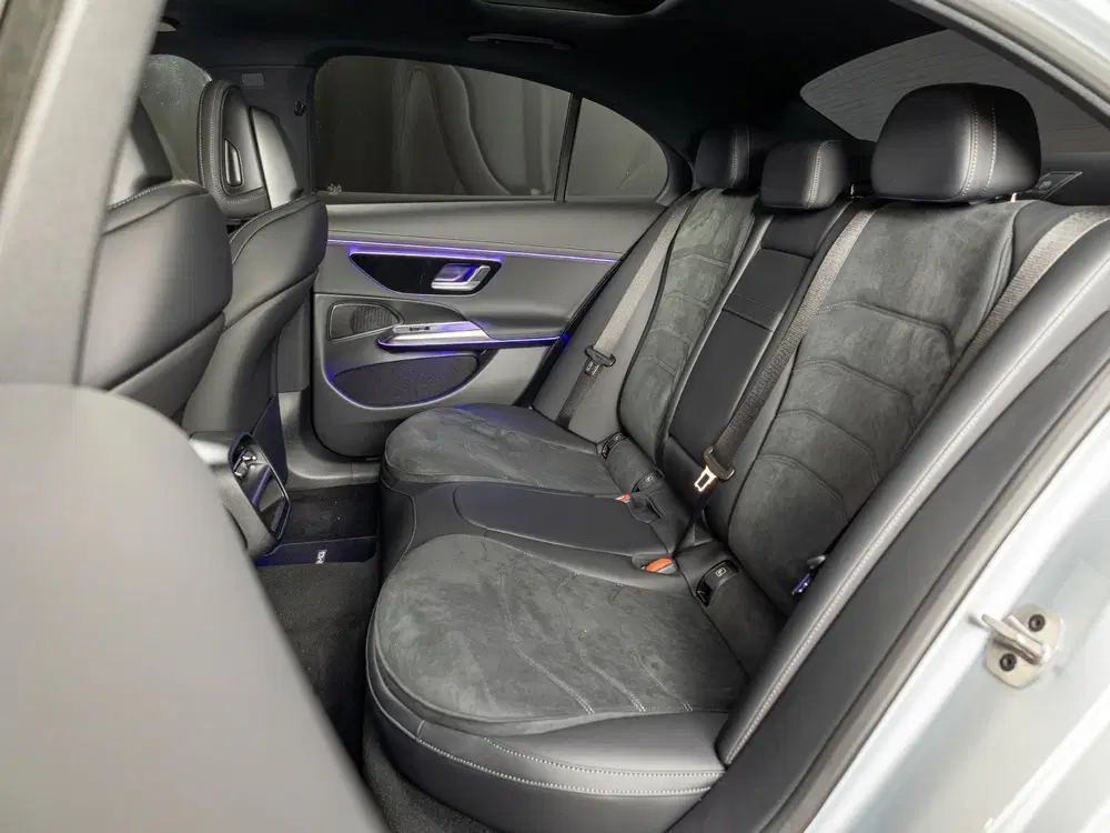 Mercedes-Benz E-Klasse 300 e Business Solution AMG uit 2026, foto 10