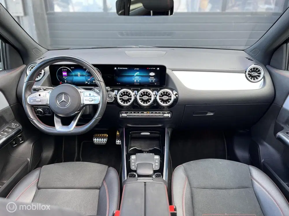 Mercedes-Benz GLA Mercedes GLA-klasse 250 e AMG Line uit 2022, foto 4