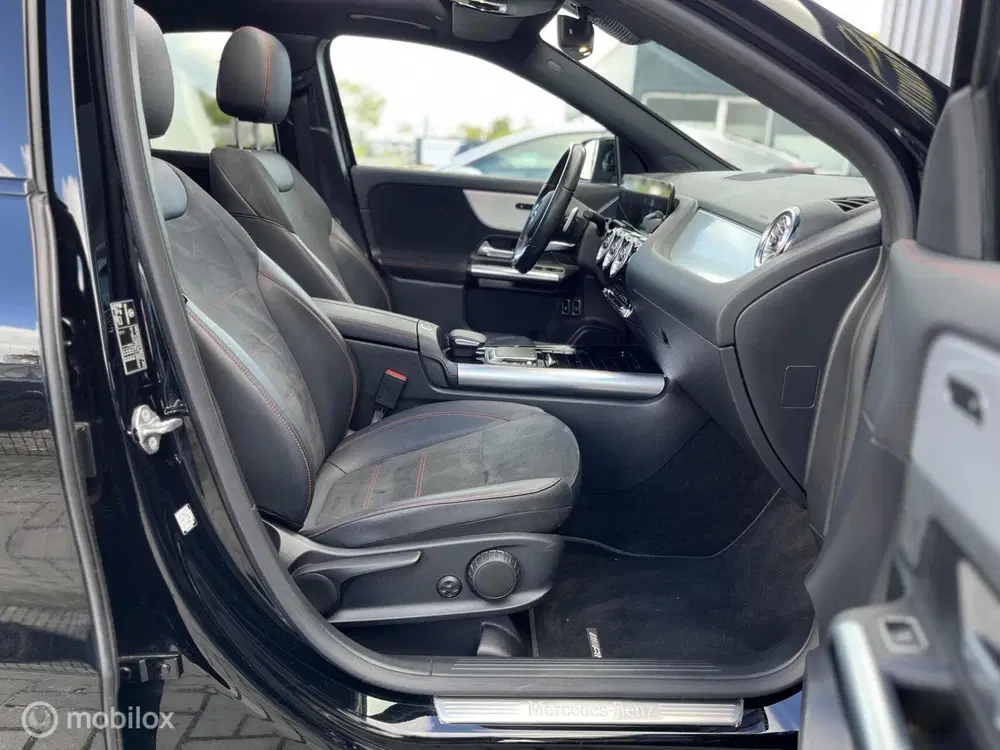 Mercedes-Benz GLA Mercedes GLA-klasse 250 e AMG Line uit 2022, foto 7