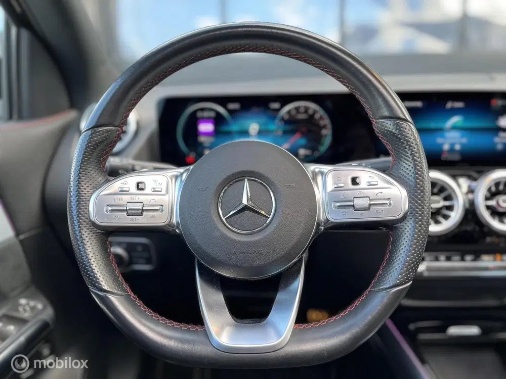 Mercedes-Benz GLA Mercedes GLA-klasse 250 e AMG Line uit 2022, foto 9