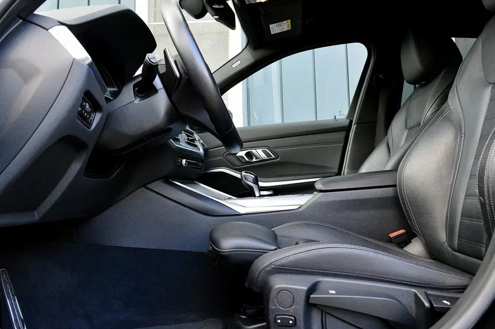 BMW 3-serie 320i M-Sport Rijklaarprijs-Garantie Leder uit 2022, foto 11