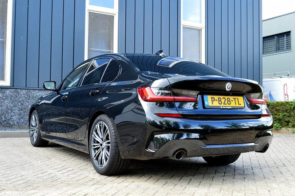 BMW 3-serie 320i M-Sport Rijklaarprijs-Garantie Leder uit 2022, foto 3