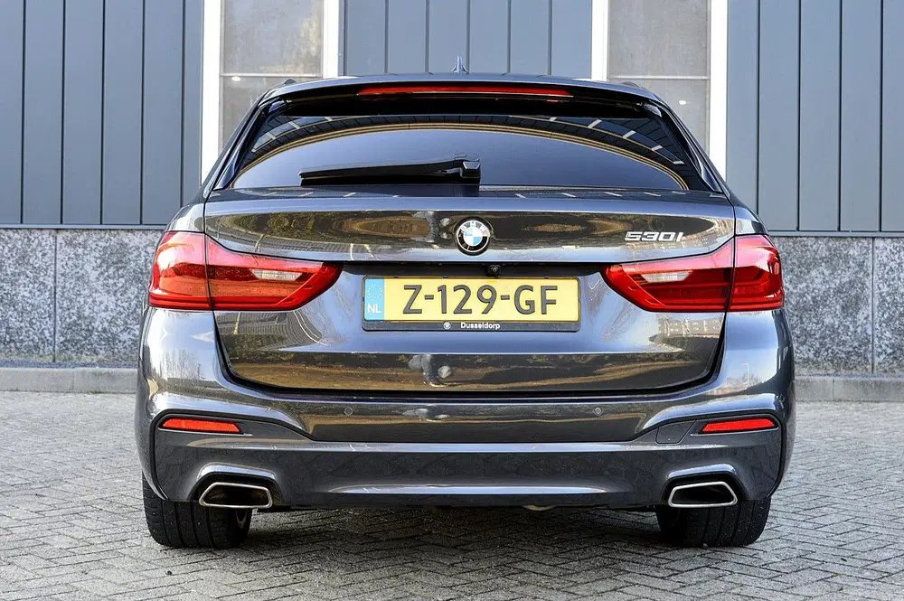 BMW 5-serie 5 Serie Touring 530i M-Sport Rijklaarprijs uit 2020, foto 4