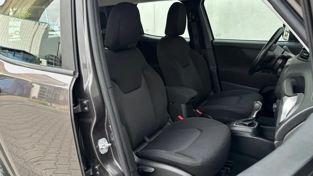 Jeep Renegade 1.3T DDCT Limited Automaat Bull Bar Side s uit 2020, foto 4