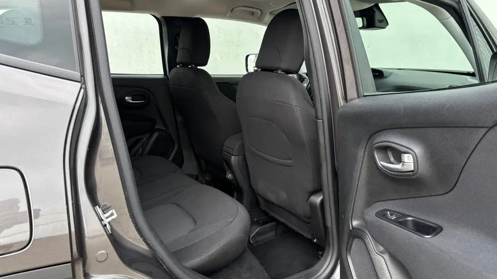 Jeep Renegade 1.3T DDCT Limited Automaat Bull Bar Side s uit 2020, foto 6
