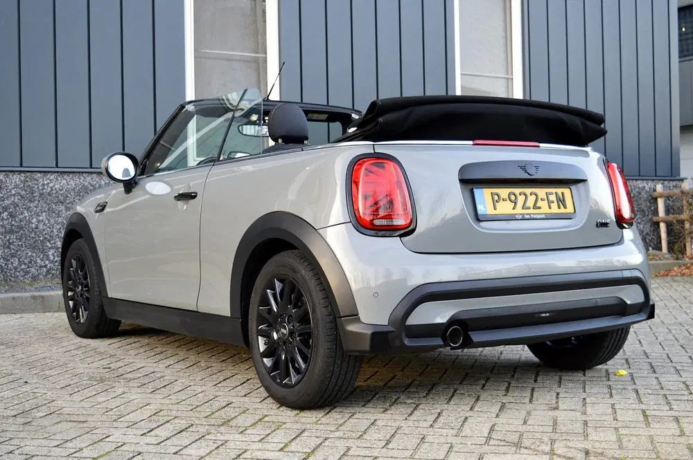 Mini Cabrio 1.5 One Essential Rijklaarprijs-Garantie A uit 2022, foto 3