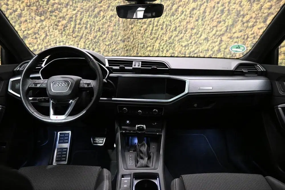 Audi Q3 45 TFSI e S Edition uit 2021, foto 12