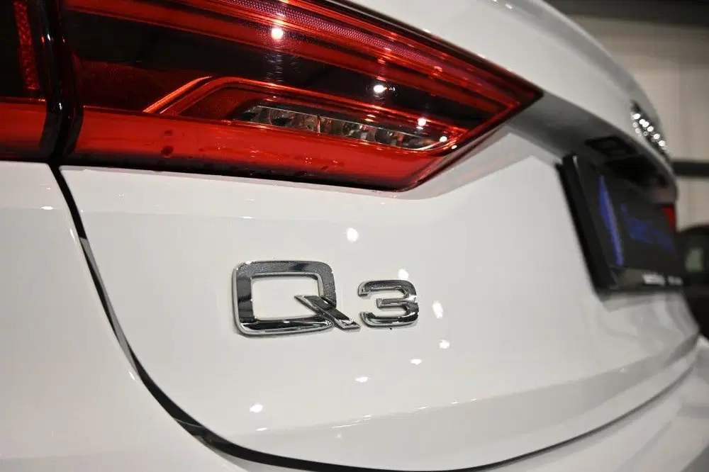 Audi Q3 45 TFSI e S Edition uit 2021, foto 15