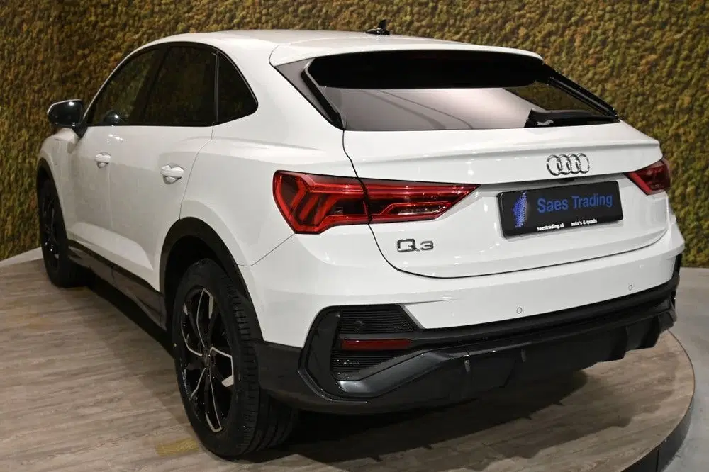 Audi Q3 45 TFSI e S Edition uit 2021, foto 4