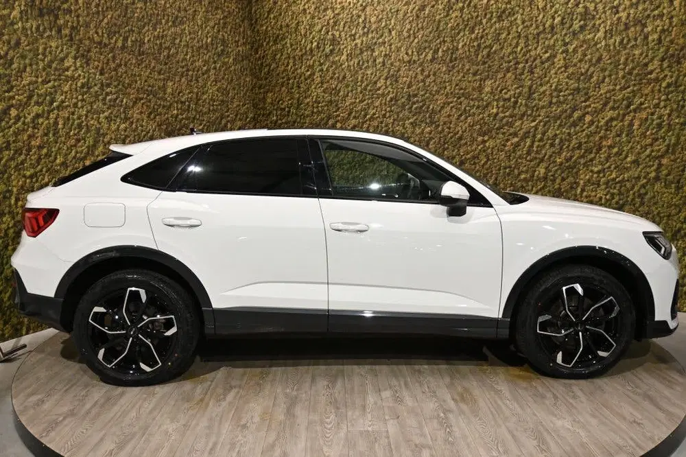 Audi Q3 45 TFSI e S Edition uit 2021, foto 7