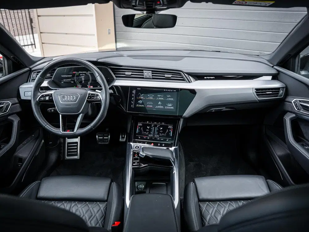 Audi Q8 e-tron 55 quattro S Edition 115 kWh uit 2024, foto 10
