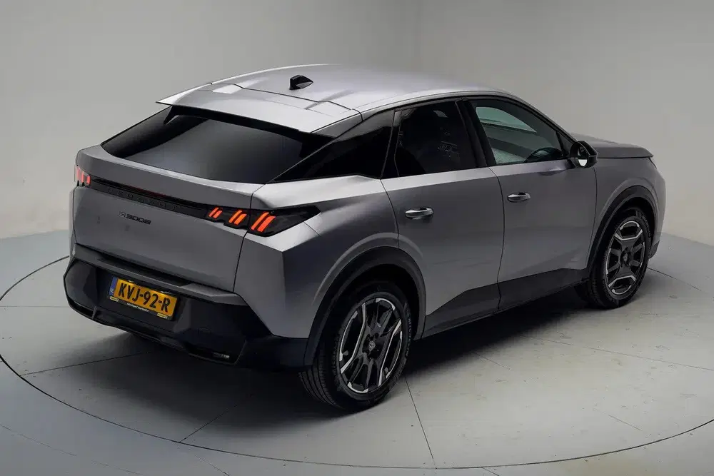Peugeot 3008 Allure 73 kWh SOH 95 uit 2025, foto 13