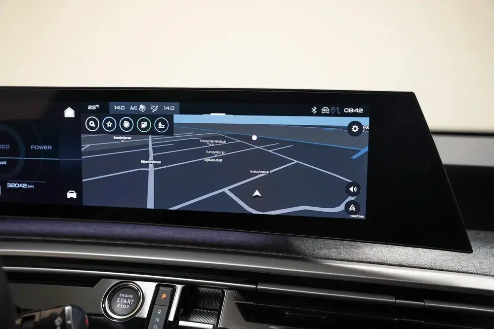 Peugeot 3008 Allure 73 kWh SOH 95 uit 2025, foto 7