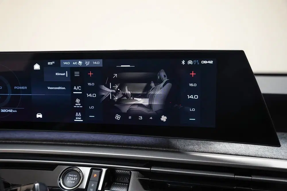 Peugeot 3008 Allure 73 kWh SOH 95 uit 2025, foto 8