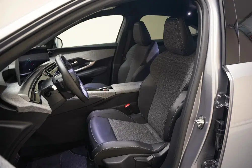 Peugeot 3008 Allure 73 kWh SOH 95 uit 2025, foto 9