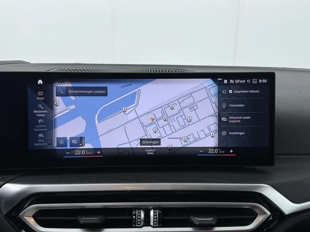 BMW 3-serie 330e uit 2023, foto 15