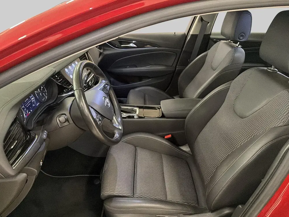 Opel Insignia Sport 2.0 Turbo Business Elegance uit 2021, foto 12