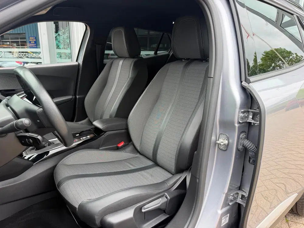 Peugeot 2008 1.2 PureTech Allure Pack Airco Lmv Cruise uit 2023, foto 10