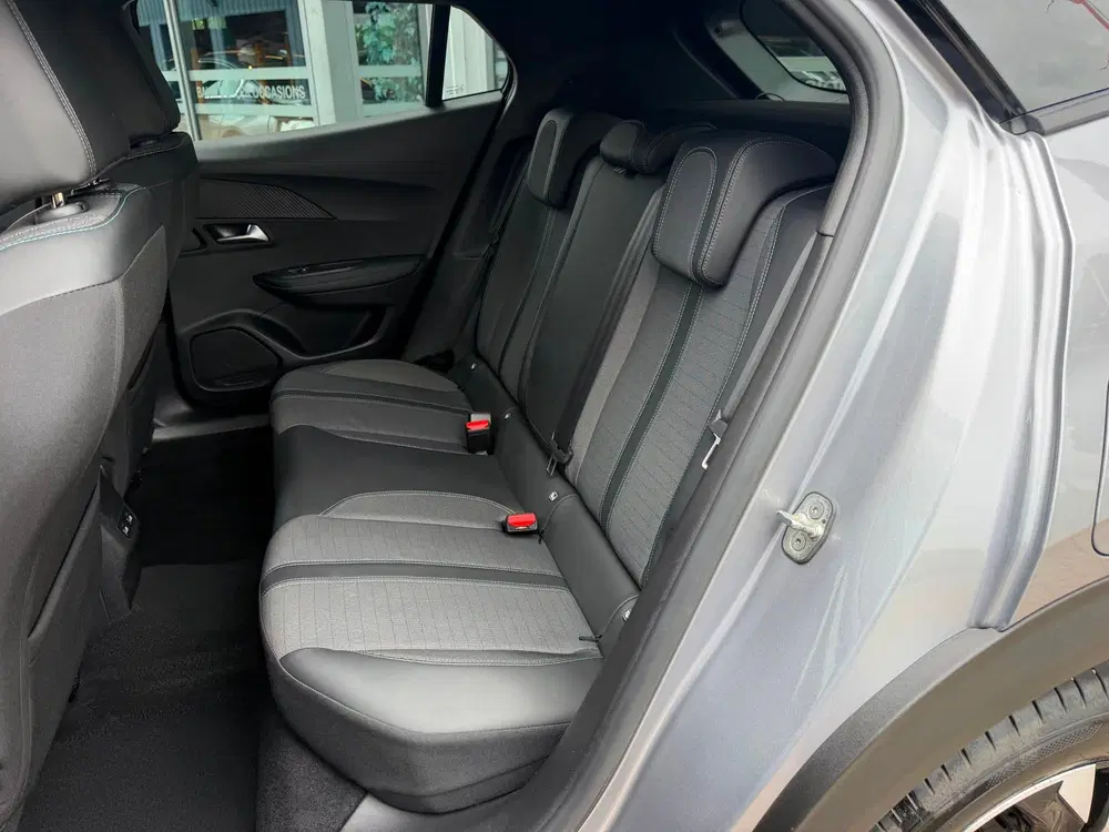 Peugeot 2008 1.2 PureTech Allure Pack Airco Lmv Cruise uit 2023, foto 11
