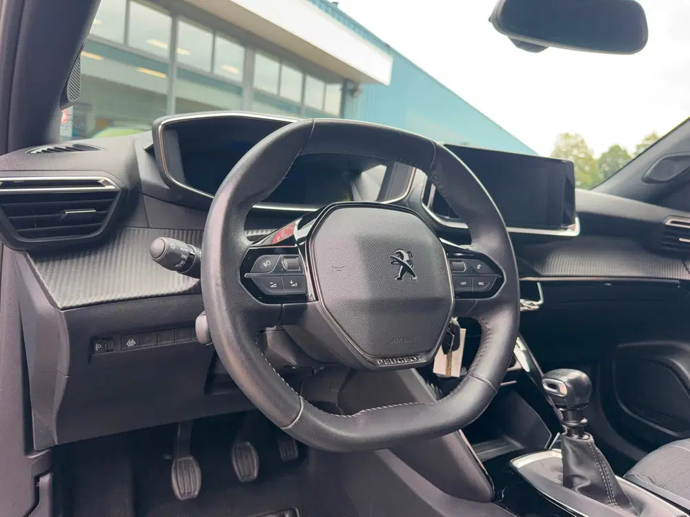 Peugeot 2008 1.2 PureTech Allure Pack Airco Lmv Cruise uit 2023, foto 5