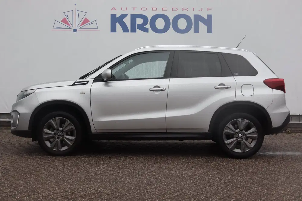Suzuki Vitara 1.4 Boosterjet Select Smart Hybrid uit 2021, foto 2
