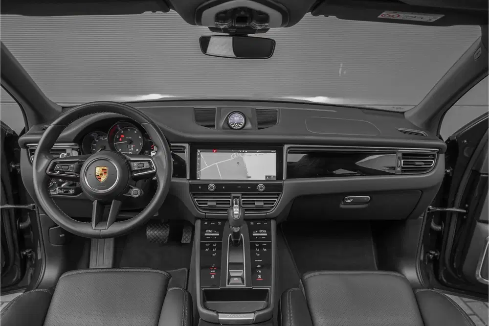Porsche Macan 2.0 T Luchtvering Burmester Sport Chrono A uit 2023, foto 2