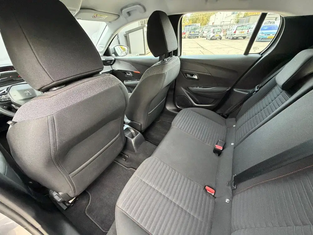 Peugeot 208 1.2 PureTech Blue Lease Active vol opties uit 2021, foto 13