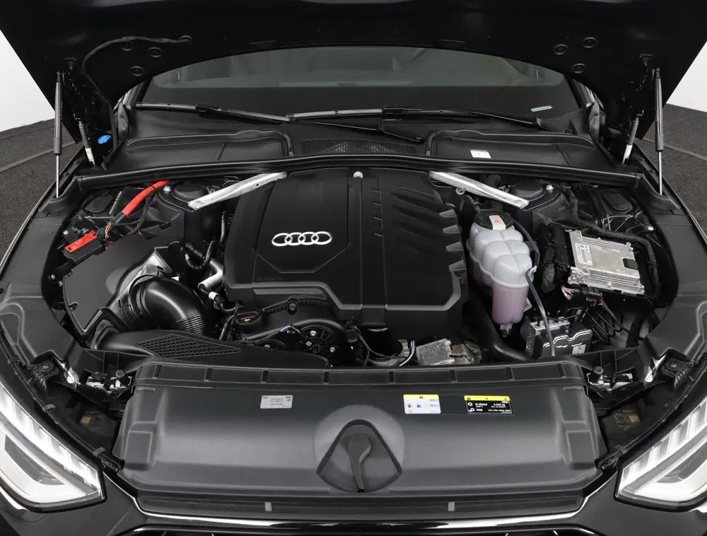 Audi A4 35 TFSI S edition Competition uit 2024, foto 14