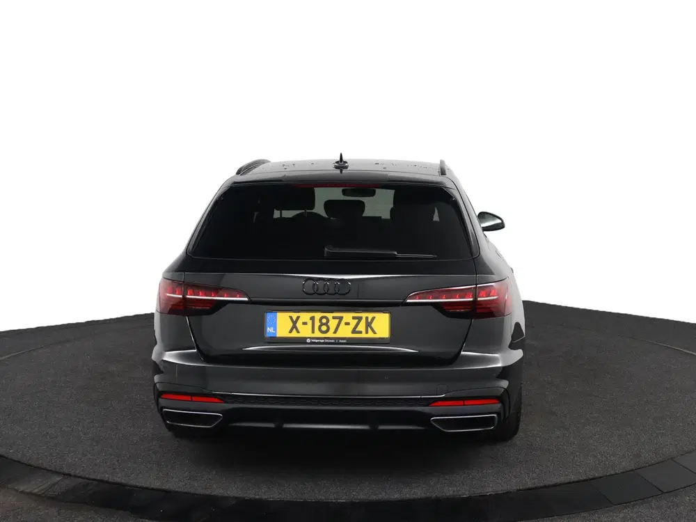 Audi A4 35 TFSI S edition Competition uit 2024, foto 4