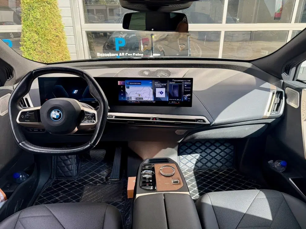 BMW iX XDrive50 High Executive 112 kWh uit 2022, foto 10