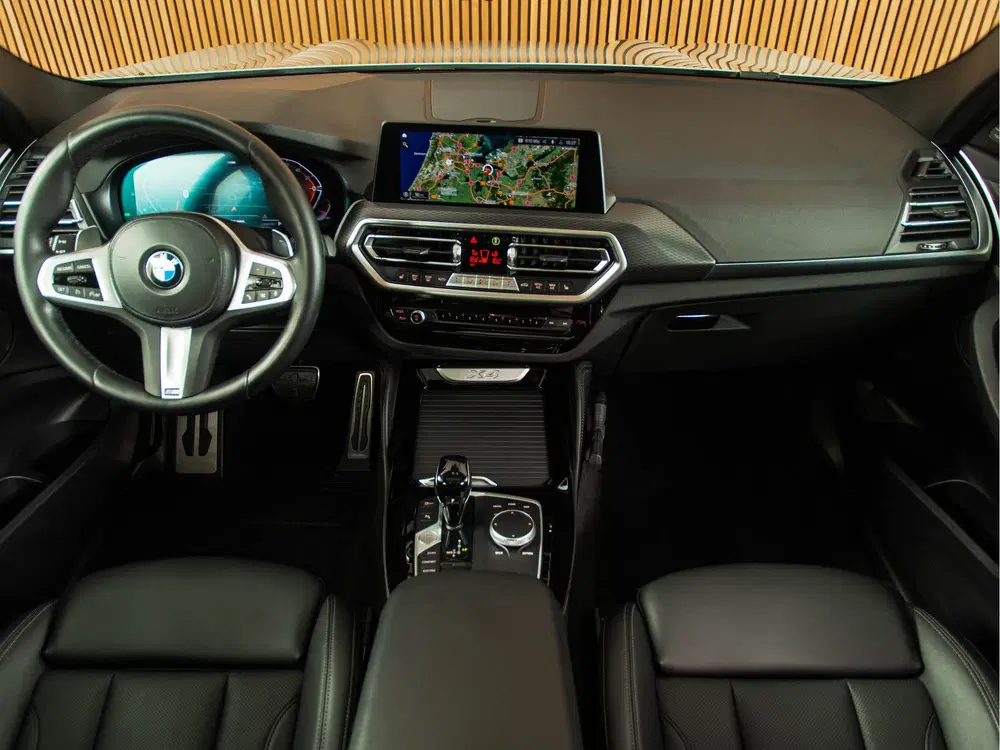 BMW X4 xDrive20i M-SPORT uit 2022, foto 11