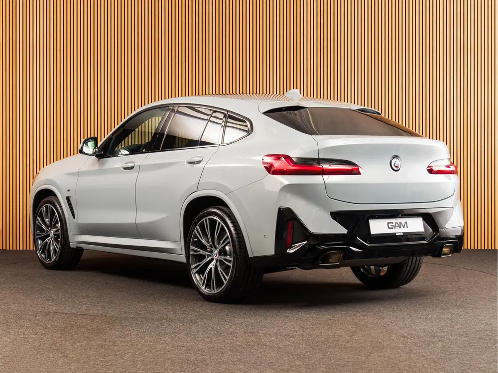 BMW X4 xDrive20i M-SPORT uit 2022, foto 3