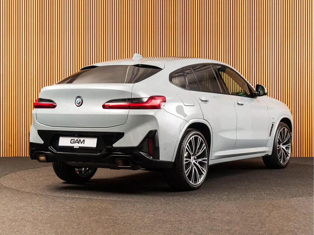 BMW X4 xDrive20i M-SPORT uit 2022, foto 5