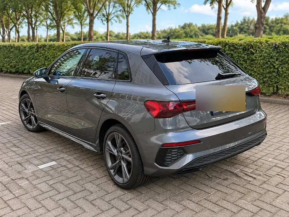 Audi A3 40 TFSI e Advanced Ed uit 2023, foto 3