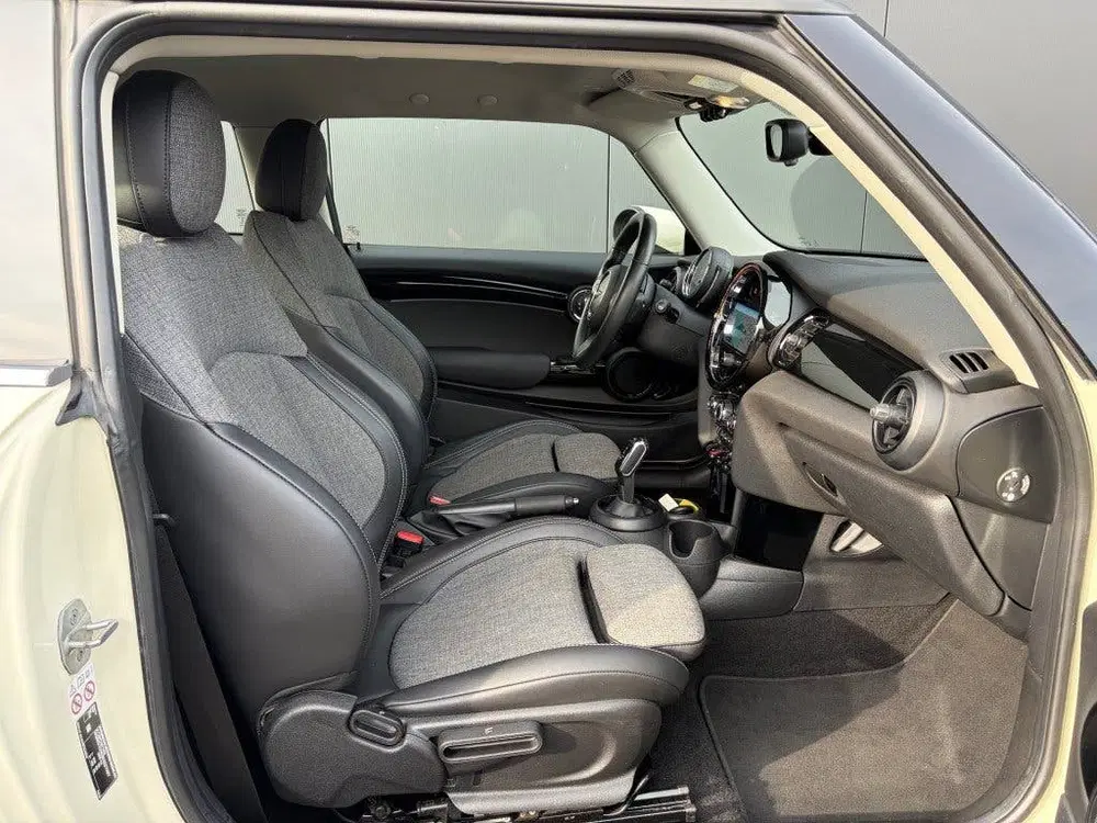Mini Cooper 1.5 Aut. 1e eig. Sportstoelen Navi LED Sfe uit 2022, foto 3