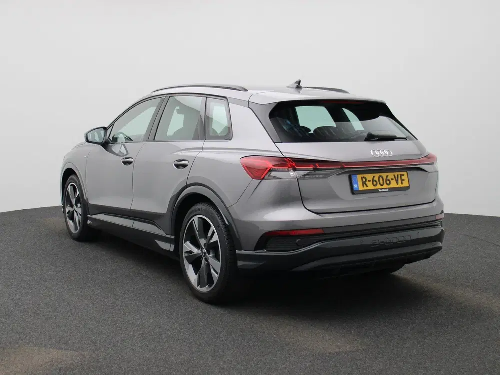 Audi Q4 e-tron 35 S edition 55 kWh 170 PK uit 2021, foto 3
