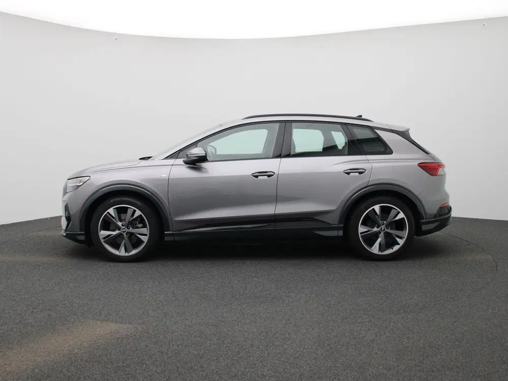 Audi Q4 e-tron 35 S edition 55 kWh 170 PK uit 2021, foto 4