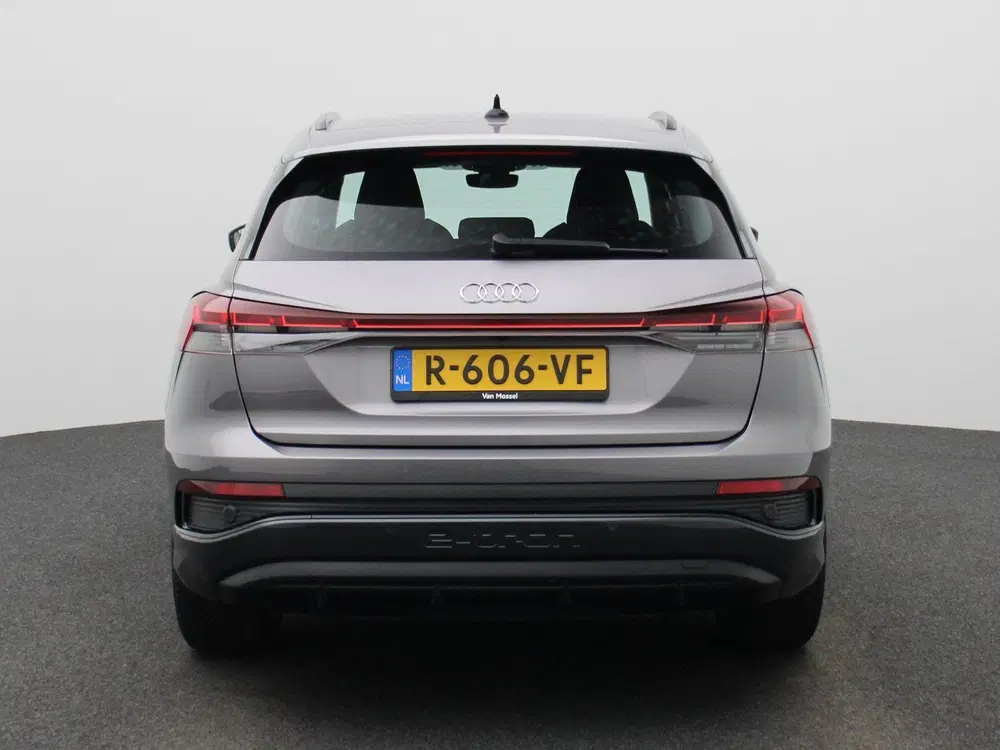 Audi Q4 e-tron 35 S edition 55 kWh 170 PK uit 2021, foto 5