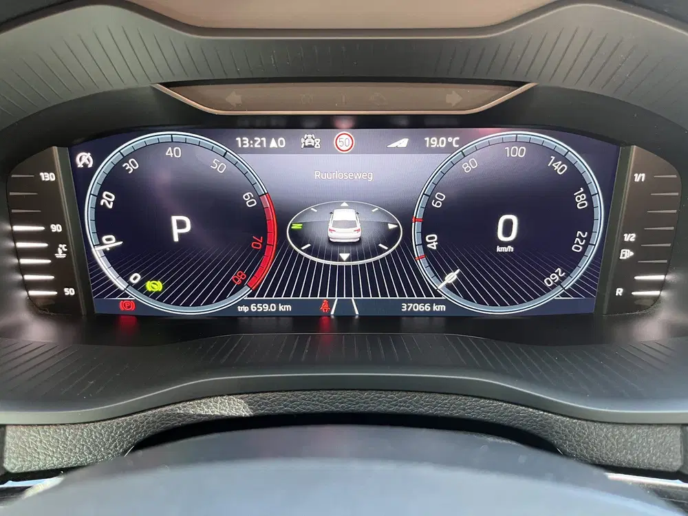 Skoda Karoq 1.5 TSI ACT Sportline Business uit 2022, foto 5